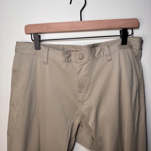 Rhone Men's Commuter Pants Classic Fit Size 32 Tan/Khaki Performance Office - Picture 3 of 5
